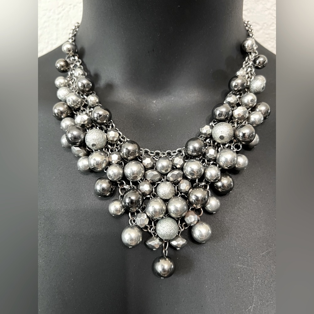 Silver fashion necklace